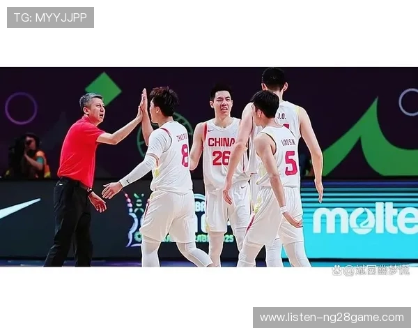 中国男篮新赛季首战打响 球队阵容调整引发球迷热议